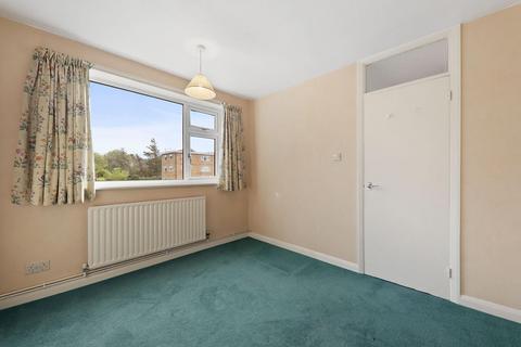 33 Embassy Gardens, Beckenham, BR3 1HF