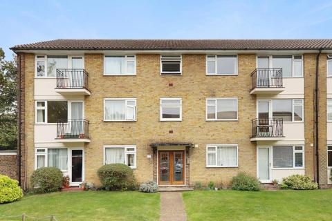 33 Embassy Gardens, Beckenham, BR3 1HF