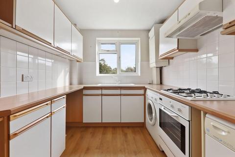 33 Embassy Gardens, Beckenham, BR3 1HF