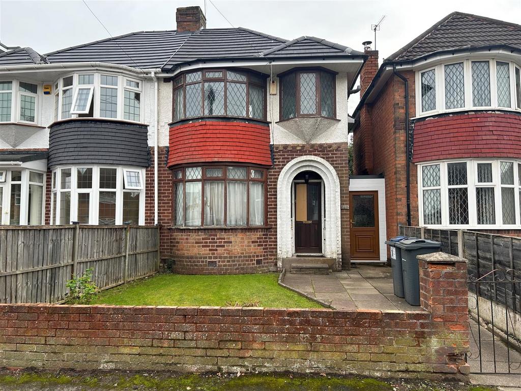 Worlds End Lane, Quinton, Birmingham 3 bed semidetached house for sale £180,000