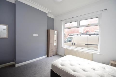 4 bedroom terraced house to rent, Kilwick Street, Hartlepool, TS24