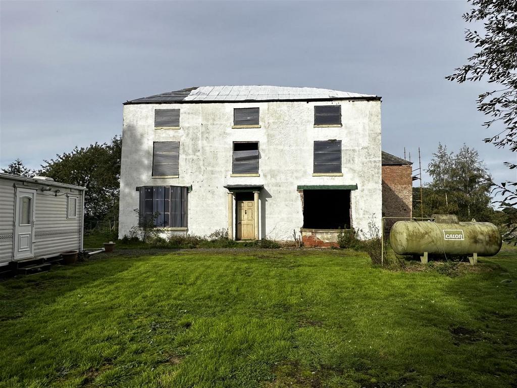 High Street, Luddington, Scunthorpe 9 bed manor house for sale £350,000