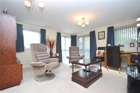 2 bedroom flat for sale, Foxes Road, Newport