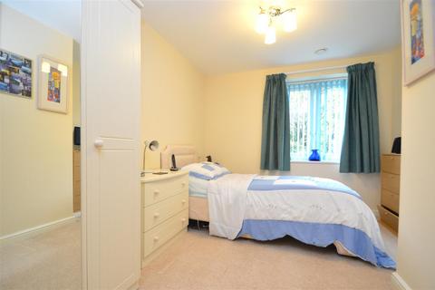 2 bedroom flat for sale, Foxes Road, Newport