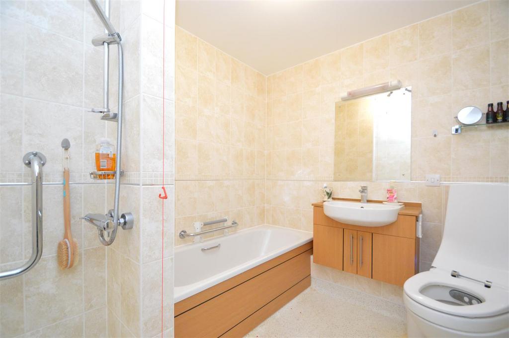 Wet Room/ Bathroom