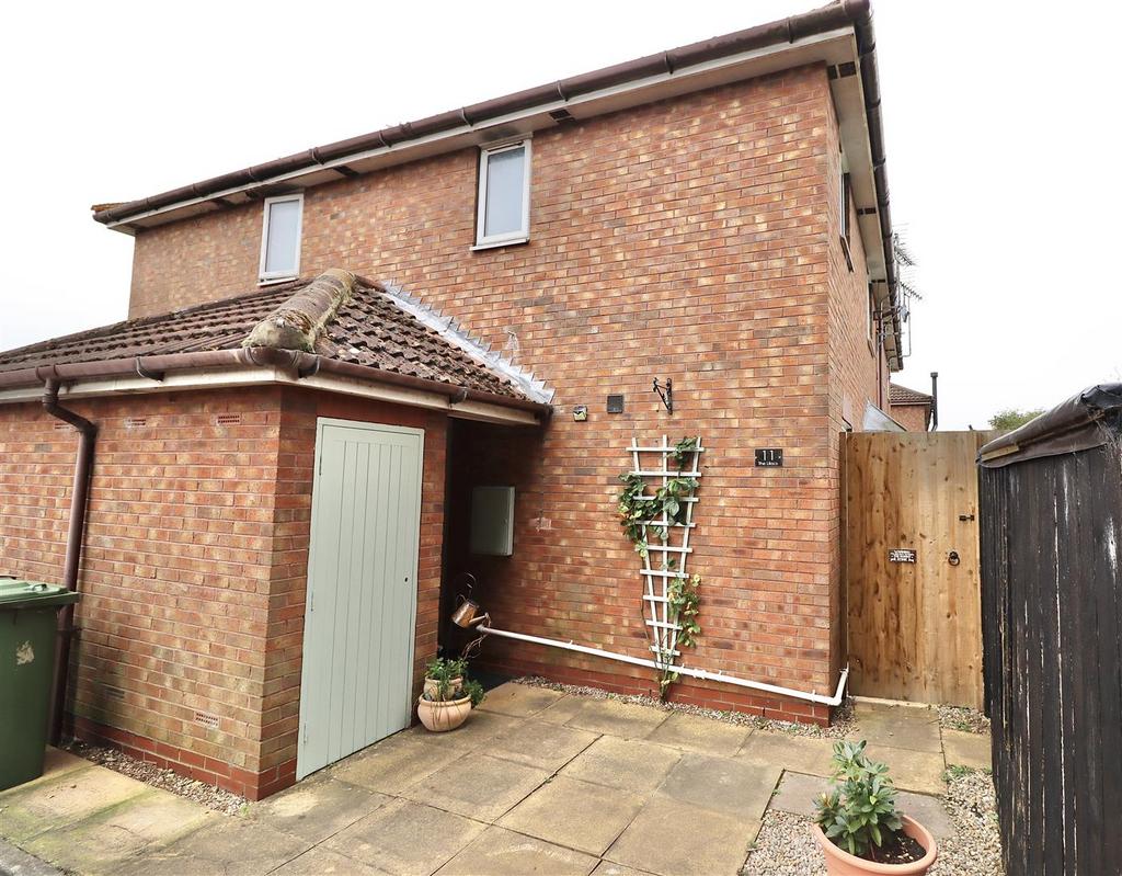 The Lilacs, Pocklington, York 2 bed terraced house for sale £165,000