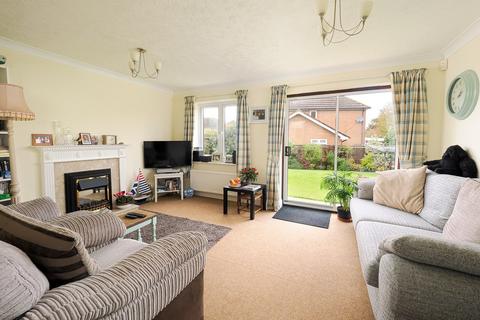 3 bedroom detached house for sale, St Marys Drive, Etchinghill, Folkestone, CT18
