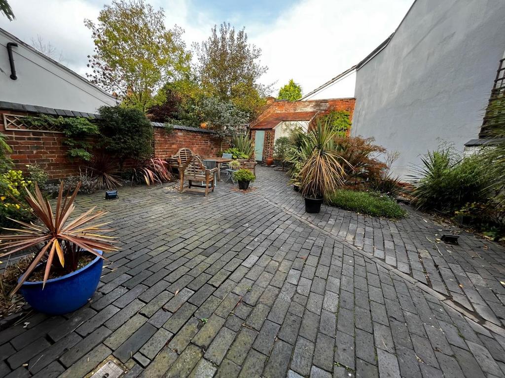 Shared Rear Courtyard