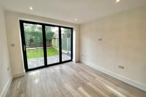 17 Avonside Way, Macclesfield, SK11 8BY
