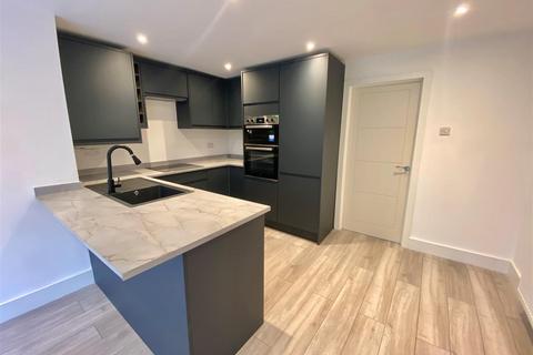 17 Avonside Way, Macclesfield, SK11 8BY