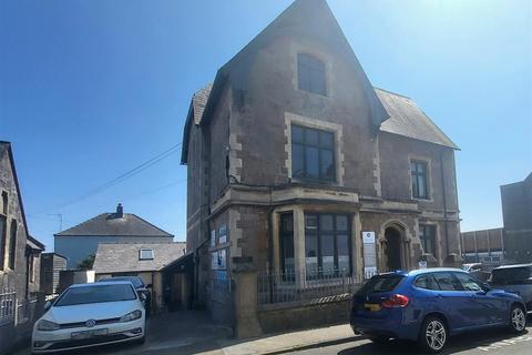 Office to rent, Warren Street, Tenby