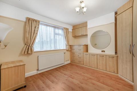 4 Eric Road, Romford, RM6 6JJ