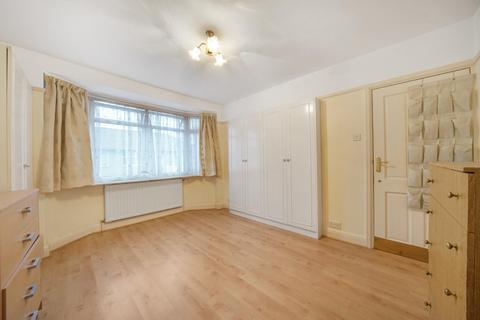 4 Eric Road, Romford, RM6 6JJ
