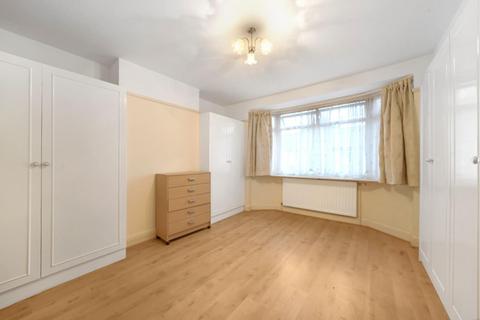4 Eric Road, Romford, RM6 6JJ