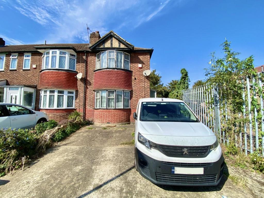 carfax-road-hayes-ub3-4rd-2-bed-house-400-000