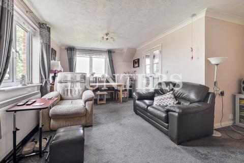 2 bedroom flat for sale - Mavis Grove, Hornchurch