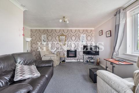 2 bedroom flat for sale, Mavis Grove, Hornchurch