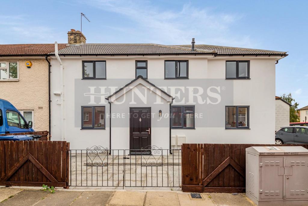 Windmill Lane, Greenford 2 bed flat for sale £450,000