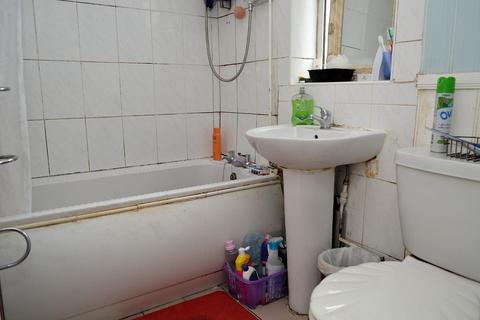 11 Cumberland Drive, Royton, Oldham, OL2 5AX