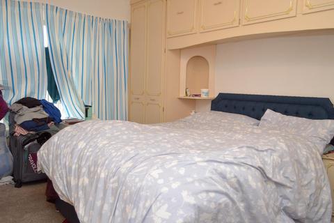 11 Cumberland Drive, Royton, Oldham, OL2 5AX