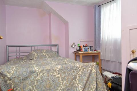 11 Cumberland Drive, Royton, Oldham, OL2 5AX