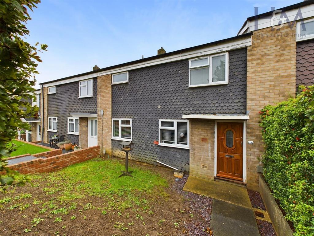 Webb Rise, Stevenage, Hertfordshire, SG1 5QG. 3 bed terraced house for