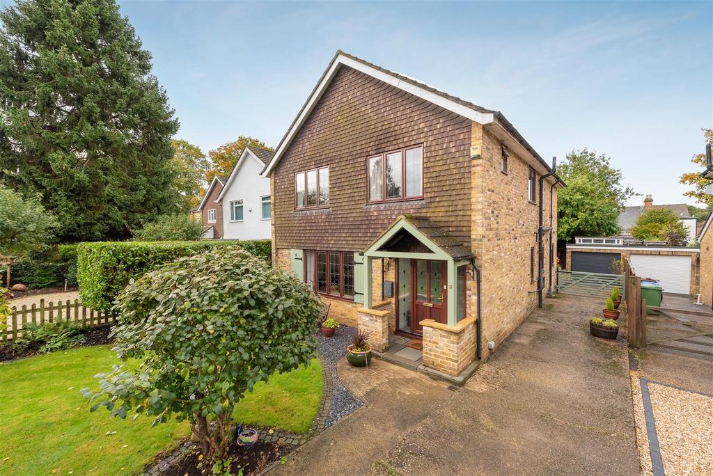 Woolford Close, Winkfield Row 4 bed detached house for sale £695,000