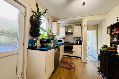 9 William Road, Ashford, TN23 7UT