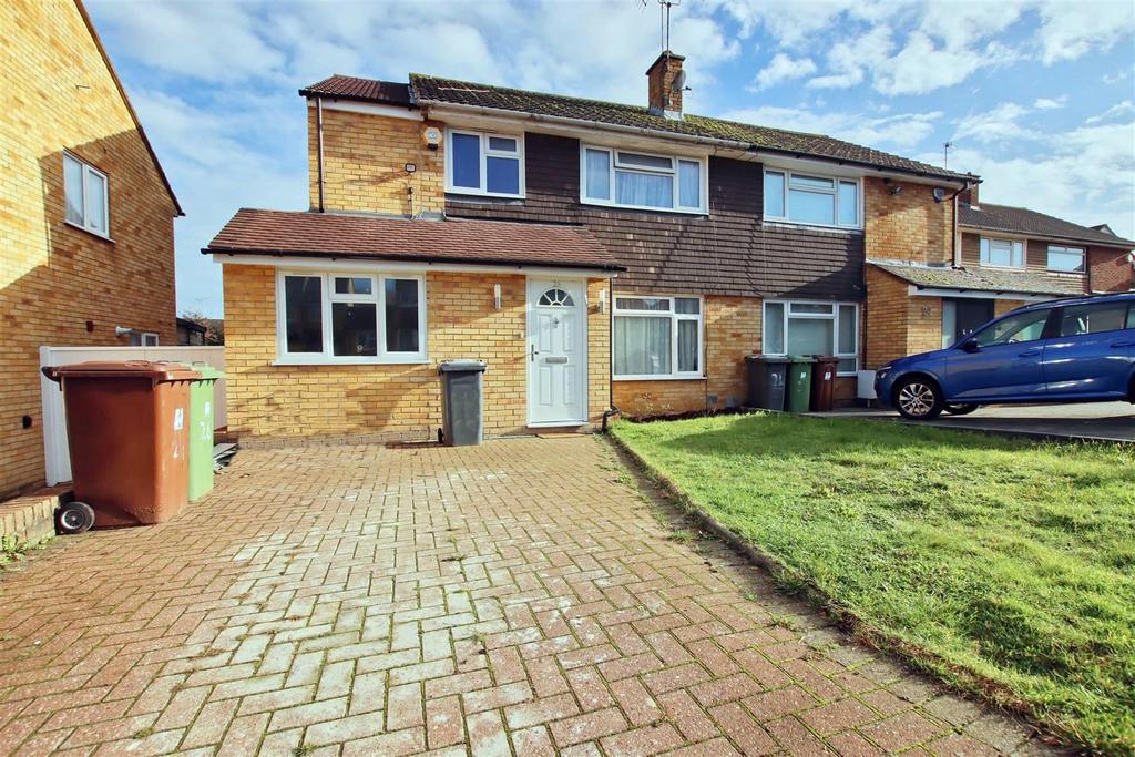 Chandos Road, Borehamwood 4 bed semidetached house for sale £750,000