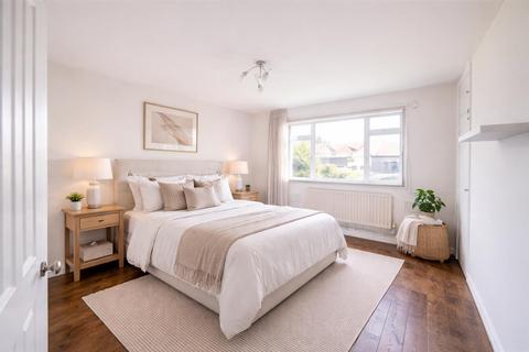 undefined, The Crescent, Horley