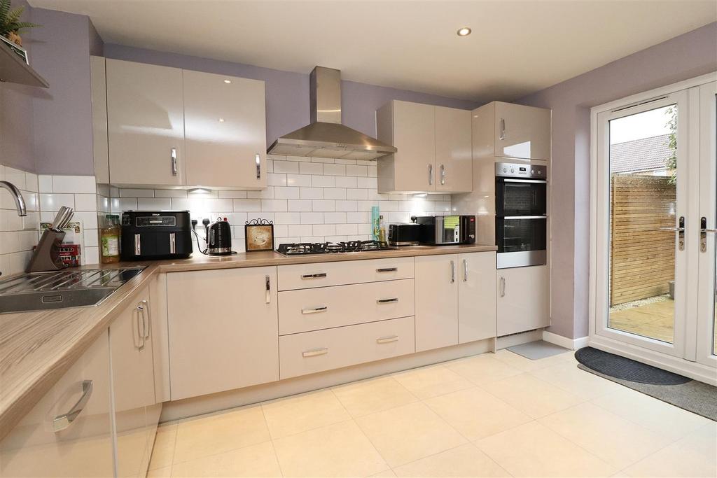 Wyles Way, Stamford Bridge 4 bed detached house for sale £365,000