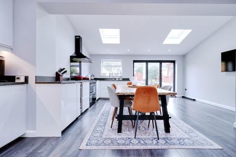 3 bedroom semi-detached house for sale - Hamble Lane, South Ockendon RM15