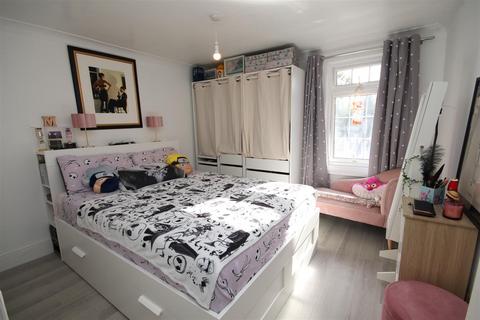 83 Fulwich Road, Dartford, DA1 1UN