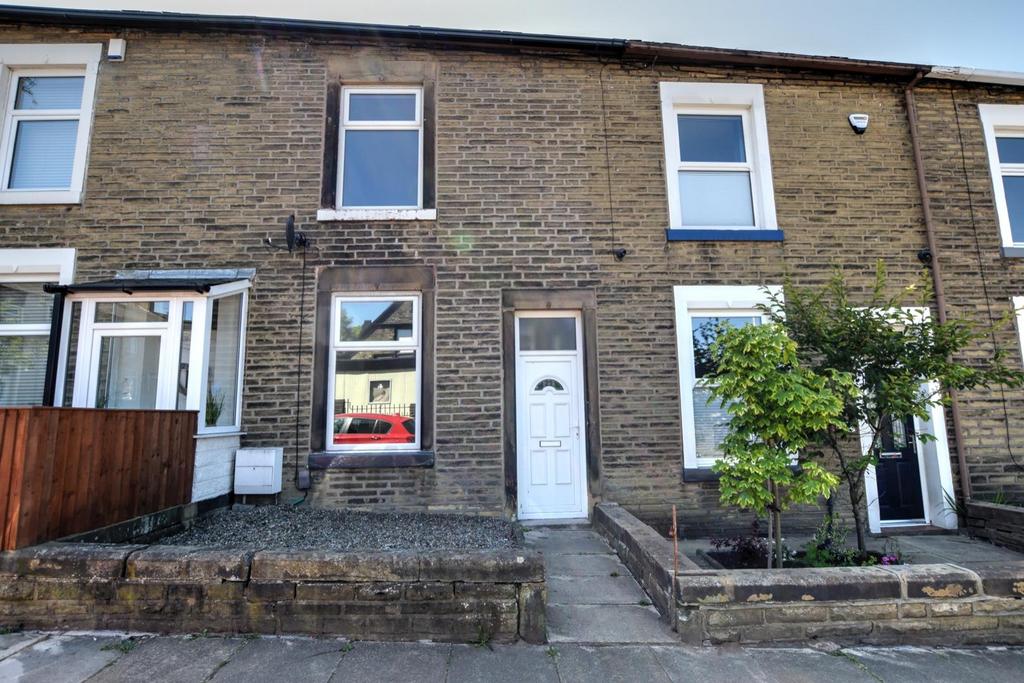 Lord Street, Colne 2 bed terraced house to rent £600 pcm (£138 pw)
