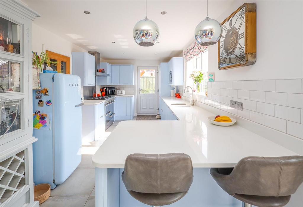 Kitchen 1.1.jpg