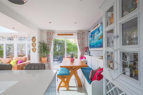 17 Furlong Avenue, Tean, Stoke-on-trent, ST10 4JS