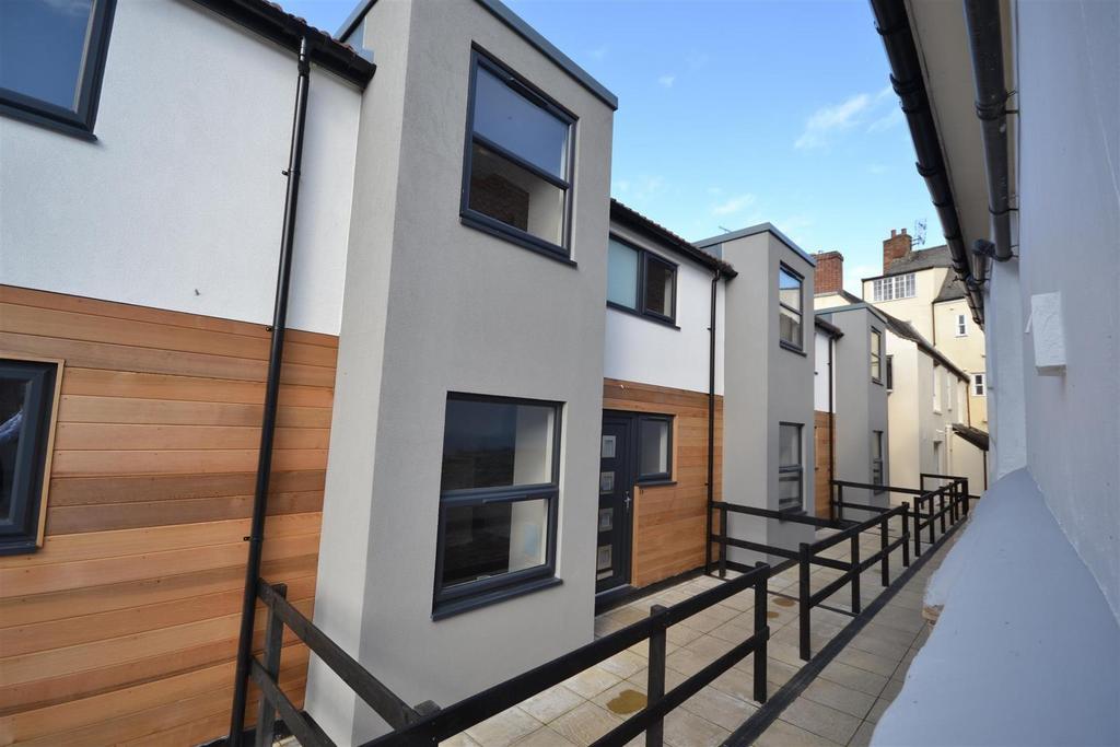 Water Street, Dursley 2 bed terraced house for sale £220,000