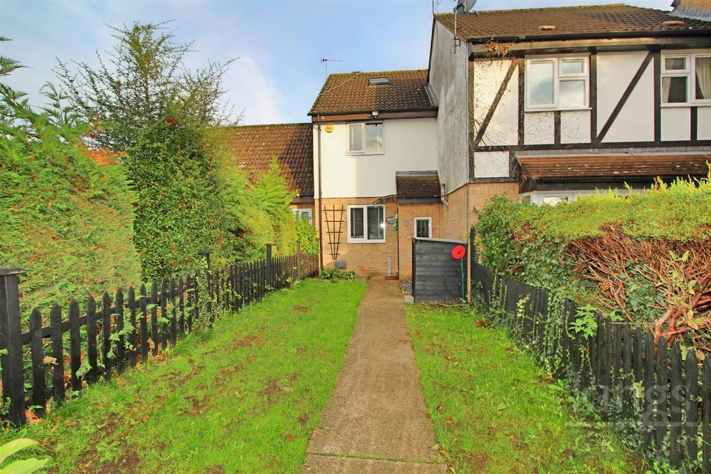 Jacksons Drive, Cheshunt, Waltham Cross 3 bed house for sale £385,000