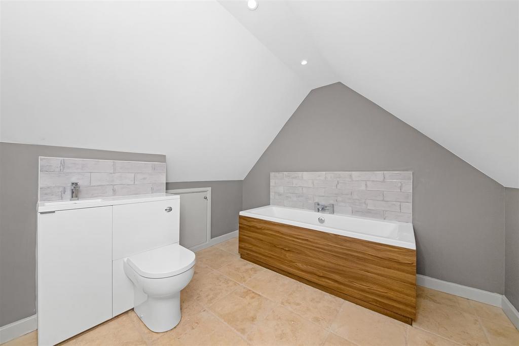 Bathroom second floor