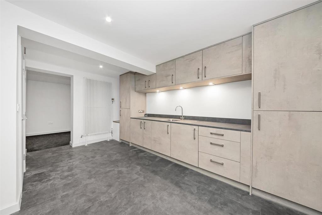 Kitchenette/study or gym