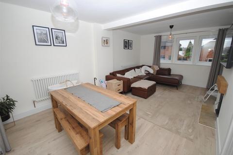 13 Brigshaw Drive, Allerton Bywater, Castleford, WF10 2HT