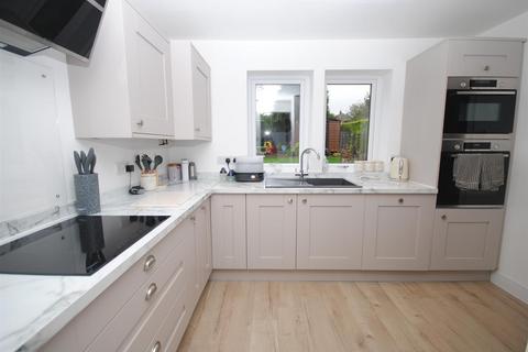 13 Brigshaw Drive, Allerton Bywater, Castleford, WF10 2HT