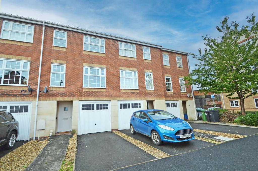 Greenfields Gardens, Shrewsbury 3 bed townhouse for sale £265,000
