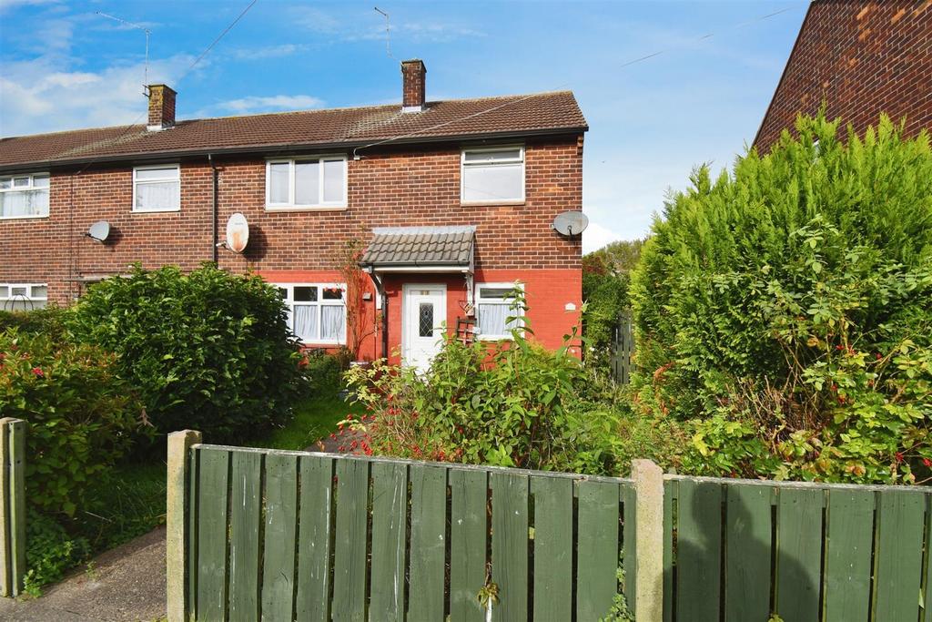 Sutton Gardens, SuttonOnHull, Hull 3 bed end of terrace house for