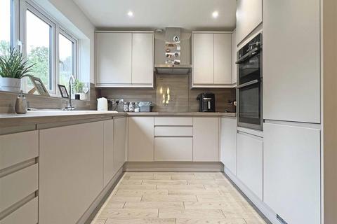 63 Pochard Way, Great Notley, Braintree, CM77 7WA