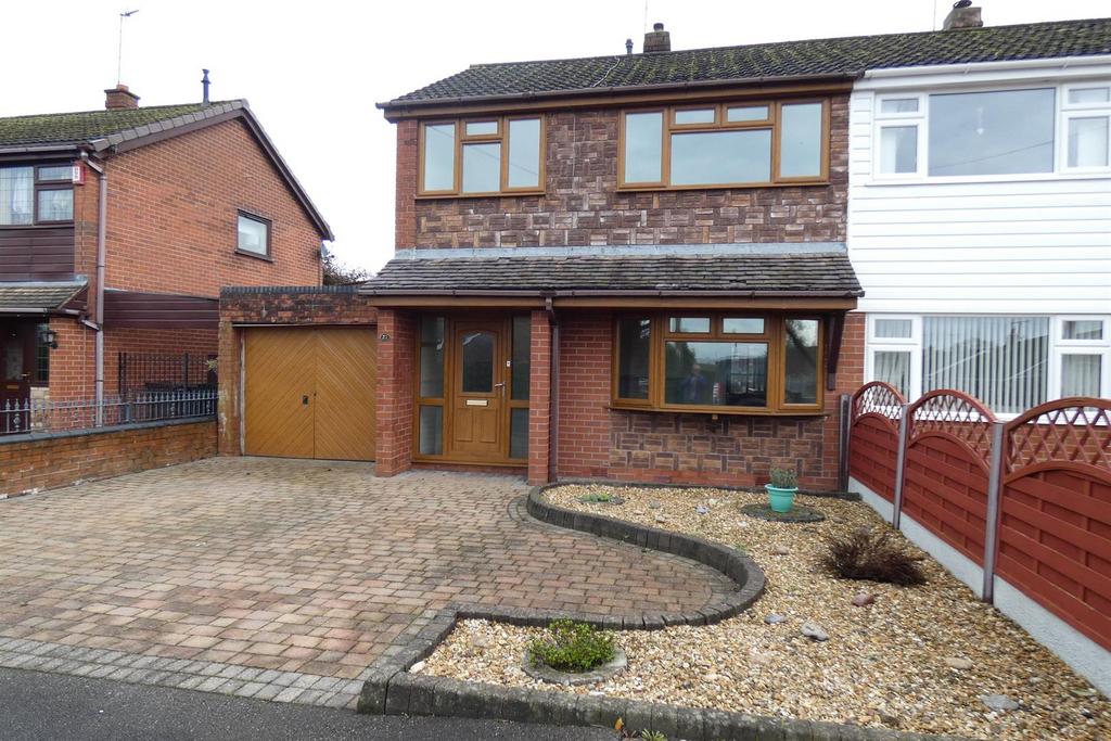 Goodwood Avenue, Cheadle, StokeOnTrent 3 bed semidetached house for