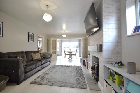 3 bedroom semi-detached house for sale - Snells Mead, Buntingford