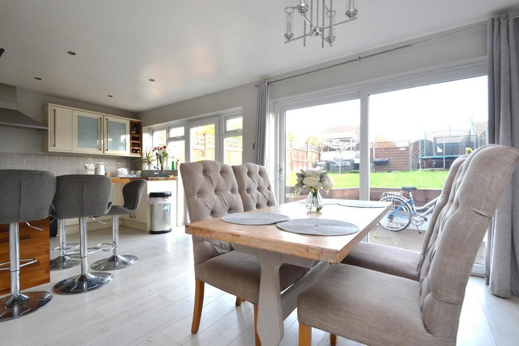 Snells Mead, Buntingford 3 bed semidetached house for sale £485,000