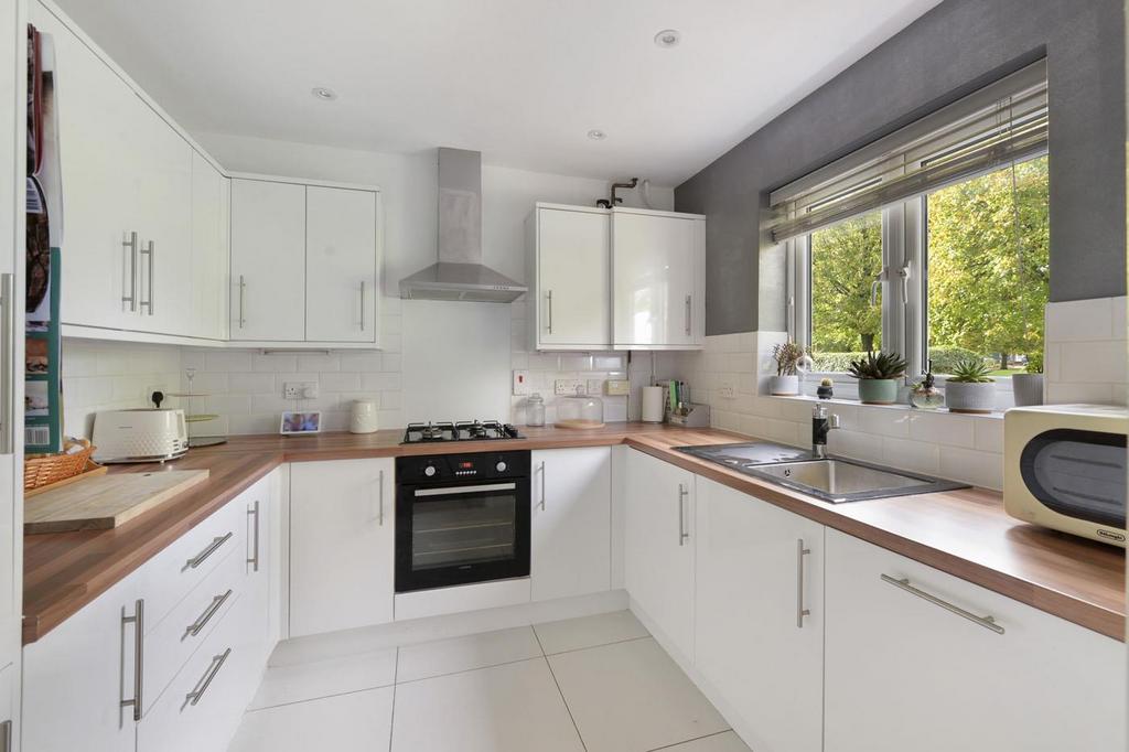 Pippin Way, Kings Hill, ME19 4FQ 3 bed end of terrace house for sale