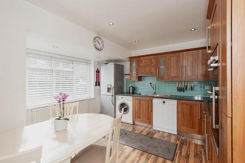 9 Cardinal Close, Worcester Park, KT4 7EH